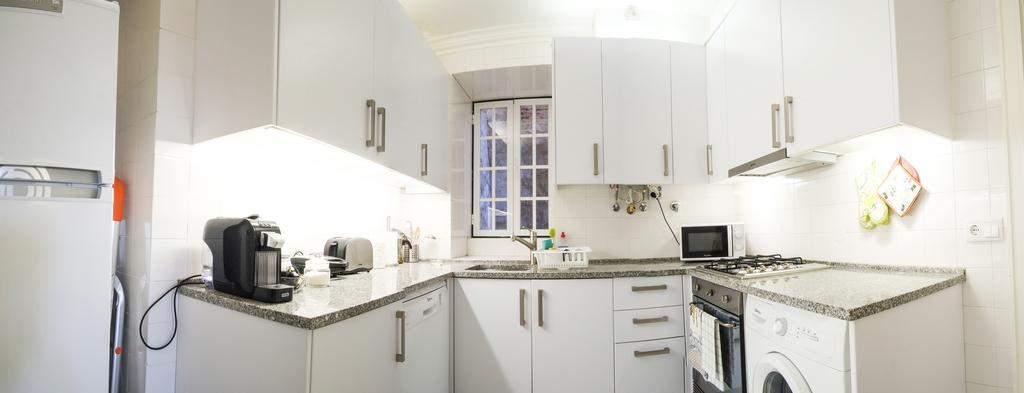 Downtown Apartments Bica Lisbon Luaran gambar