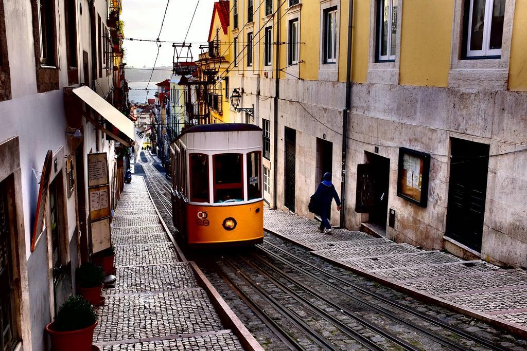 Downtown Apartments Bica Lisbon Luaran gambar
